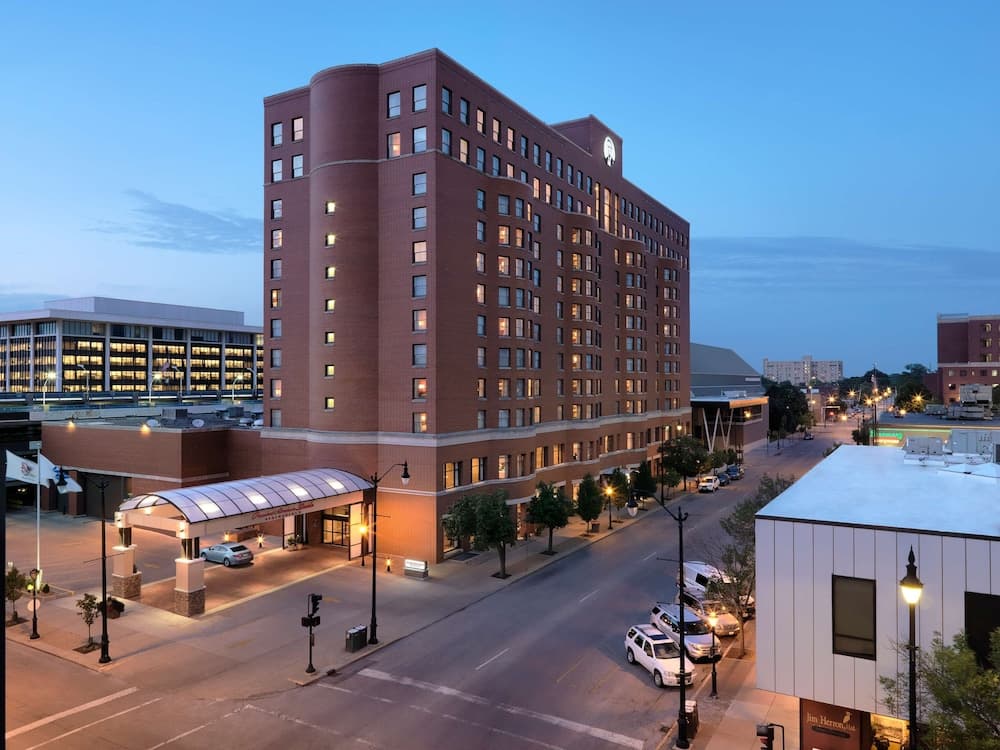 President Abraham Lincoln Springfield - DoubleTree by Hilton, wedding venue in Springfield, United States