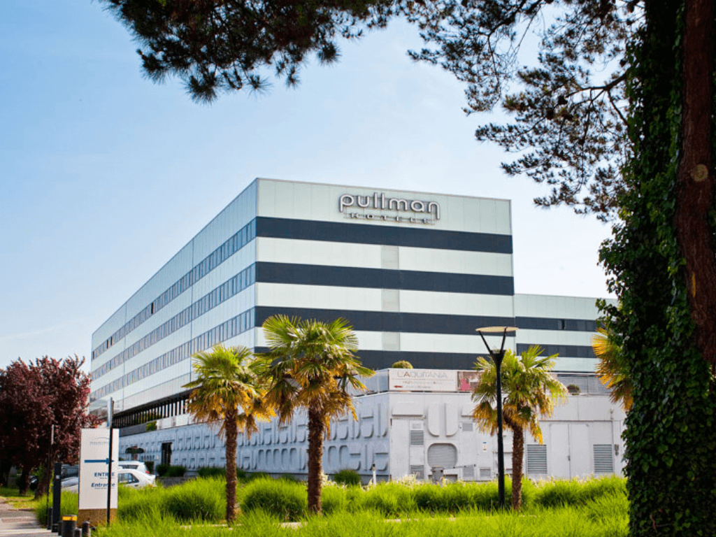 Pullman Bordeaux Lac: destination wedding venue in 33300 Bordeaux, France