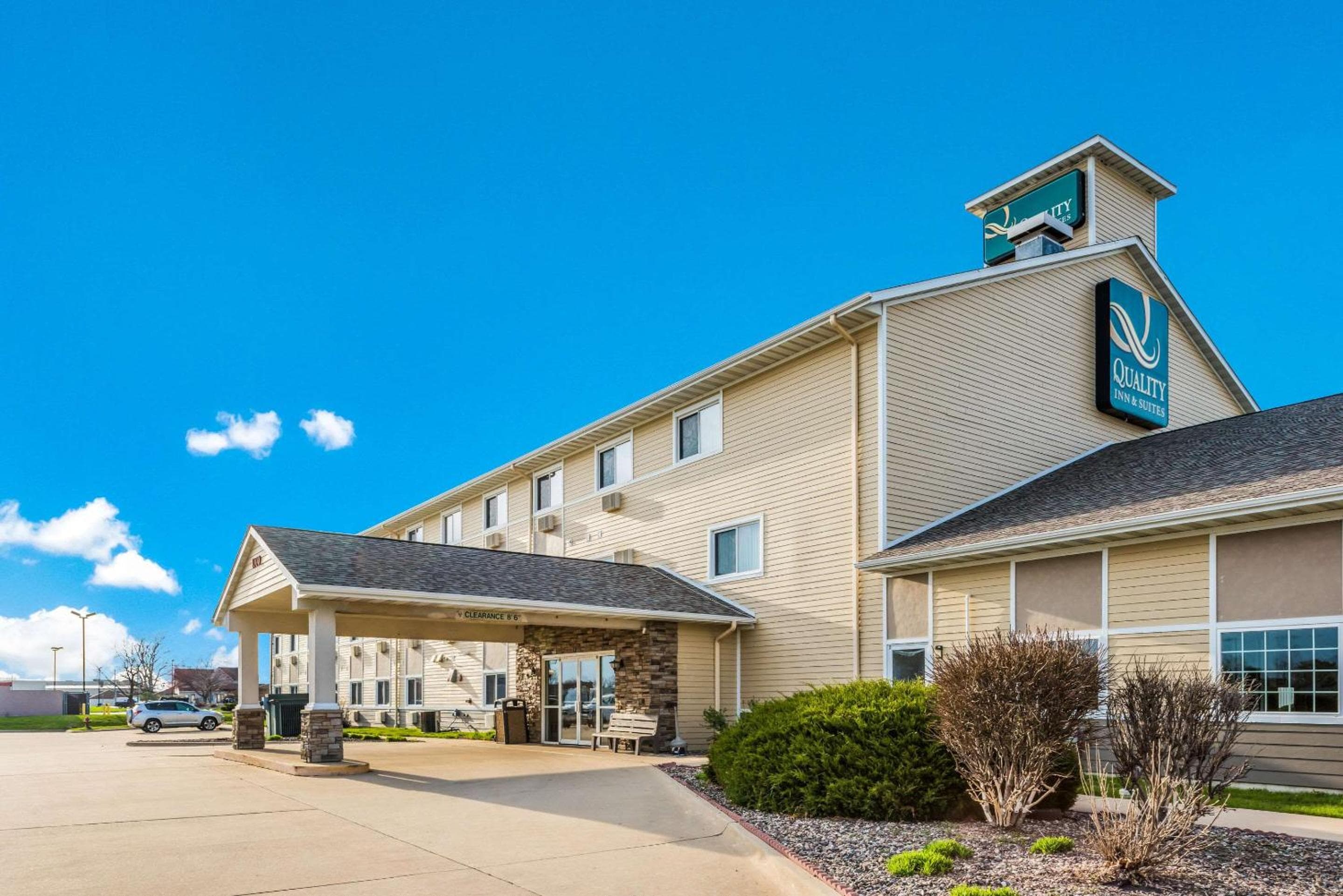 Quality Inn & Suites Eldridge Davenport North, wedding venue in Eldridge, United States