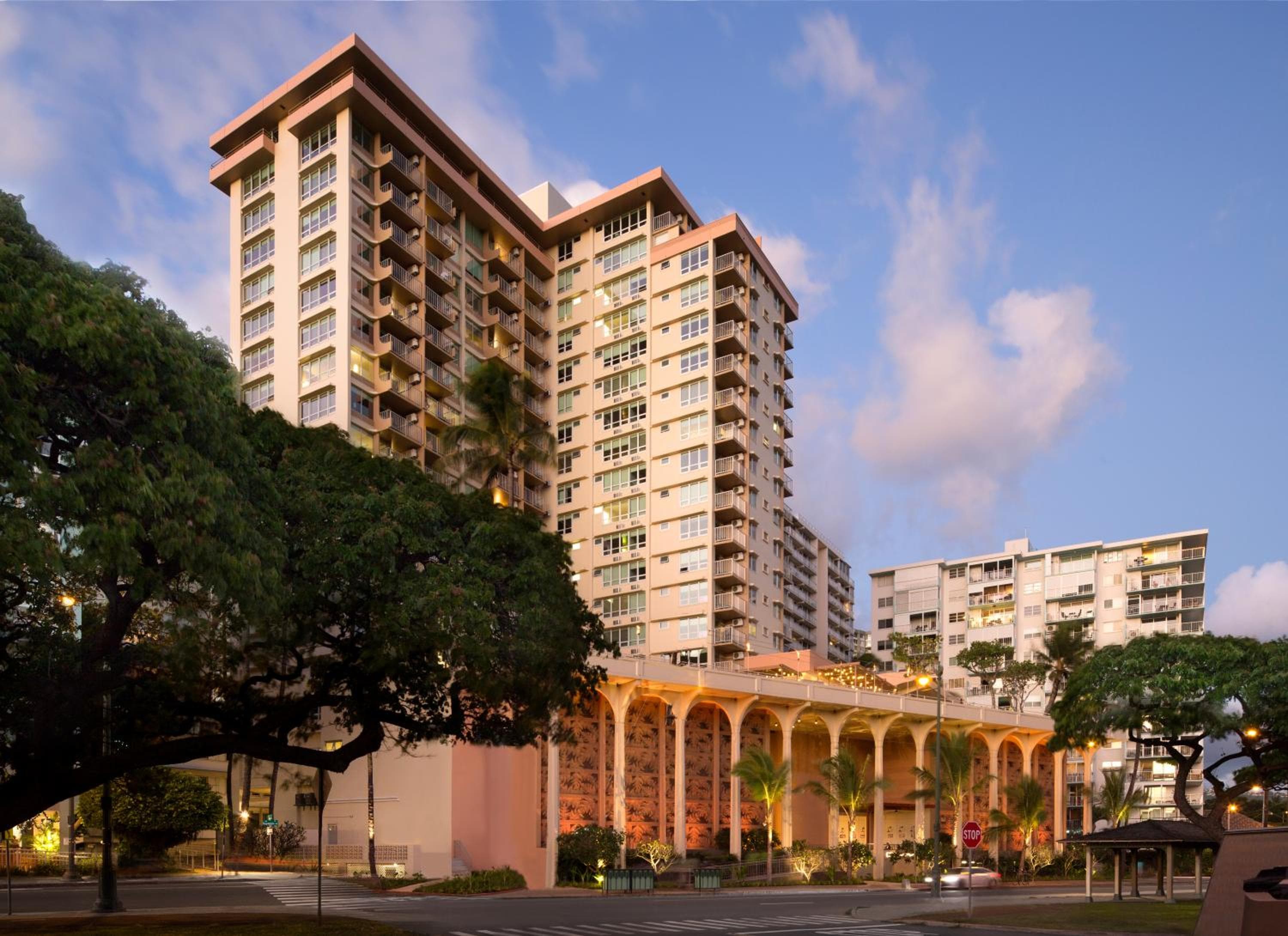 Queen Kapiolani Hotel, wedding venue in Honolulu, United States