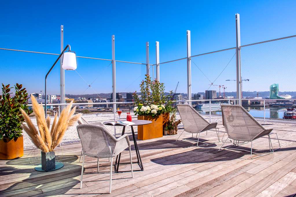 Radisson Blu Hotel, Bordeaux: destination wedding venue in 33300 Bordeaux, France