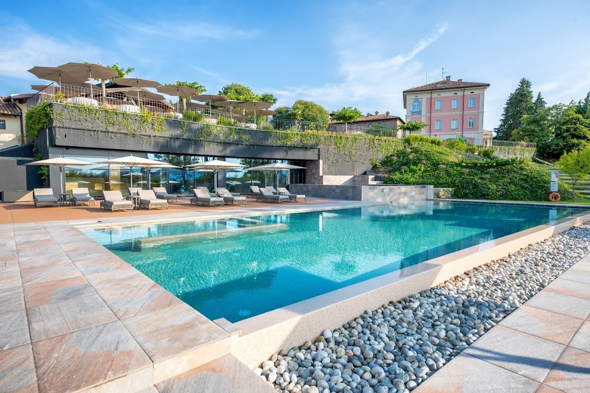 Relais & Spa Castello di Casiglio: destination wedding venue in 22036 Erba CO, Italy
