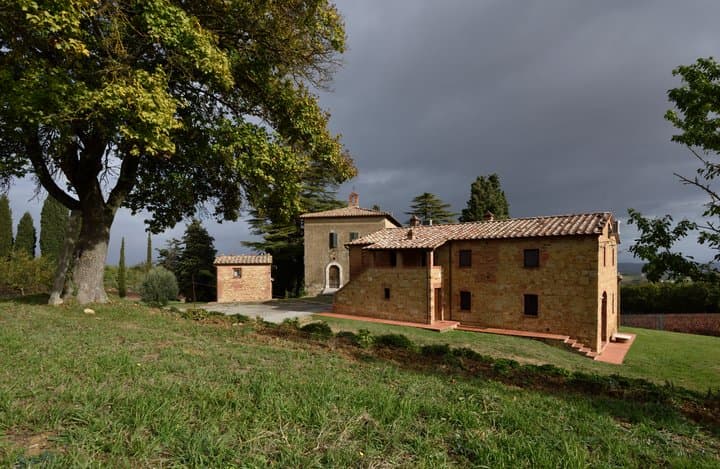 Relais Villa Grazianella: destination wedding venue in 53045 Acquaviva SI, Italy