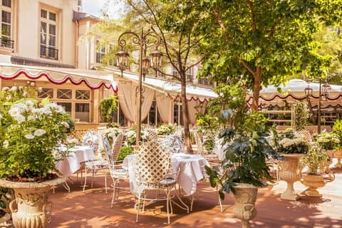 Renaissance Paris Nobel Tour Eiffel Hotel: destination wedding venue in 75116 Paris, France
