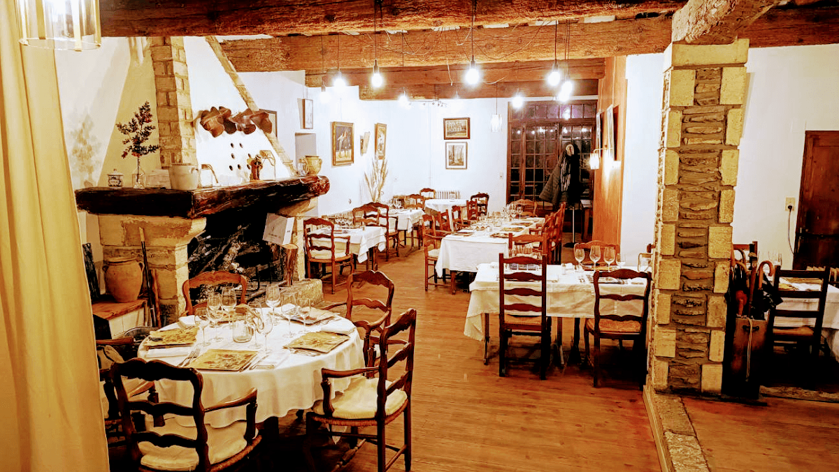 Restaurant Les Ombrages: destination wedding venue in 84140 Avignon, France