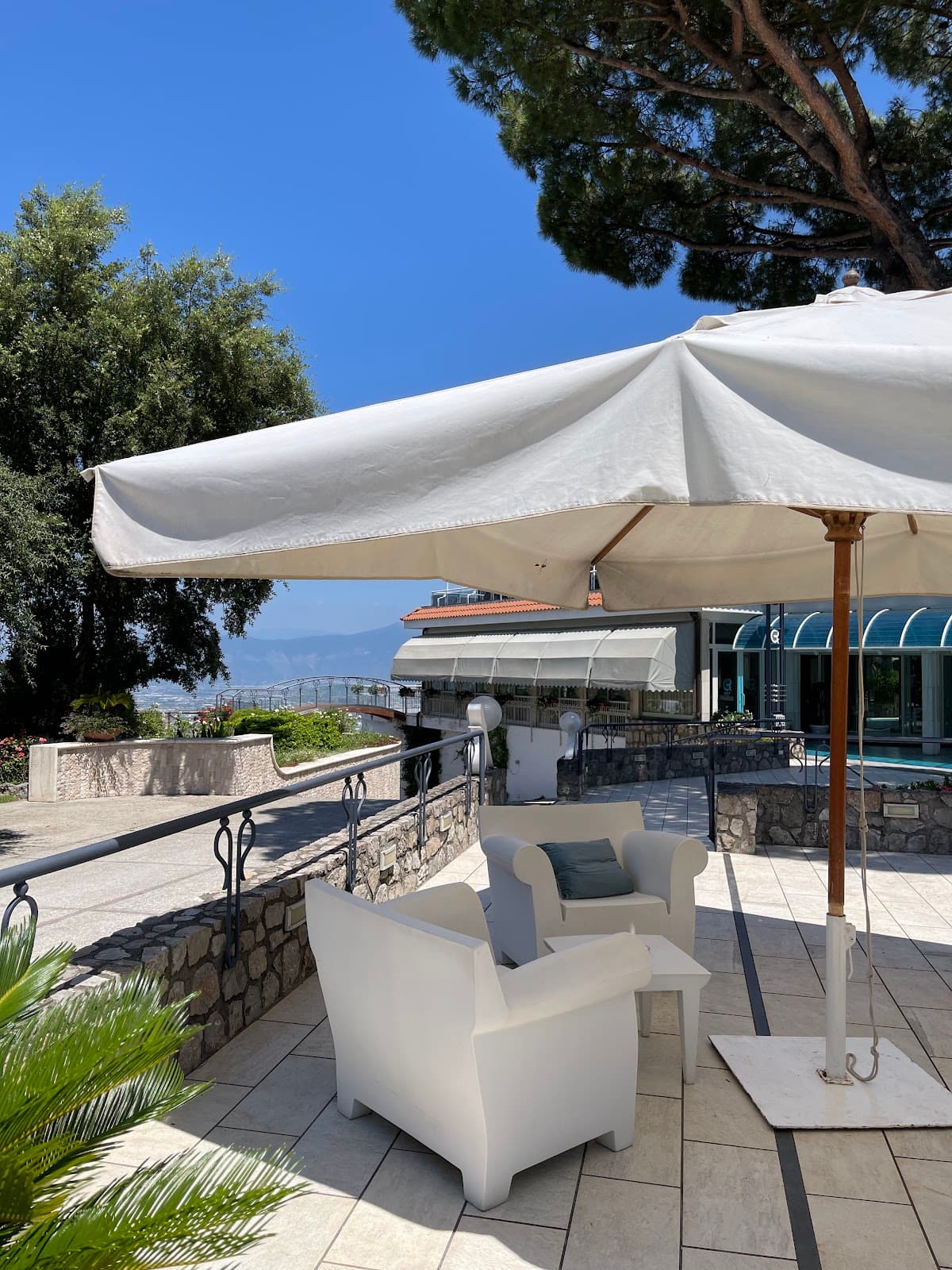 Ristorante Giardino delle Rose — destination wedding venue in 80050 Lettere NA, Italy