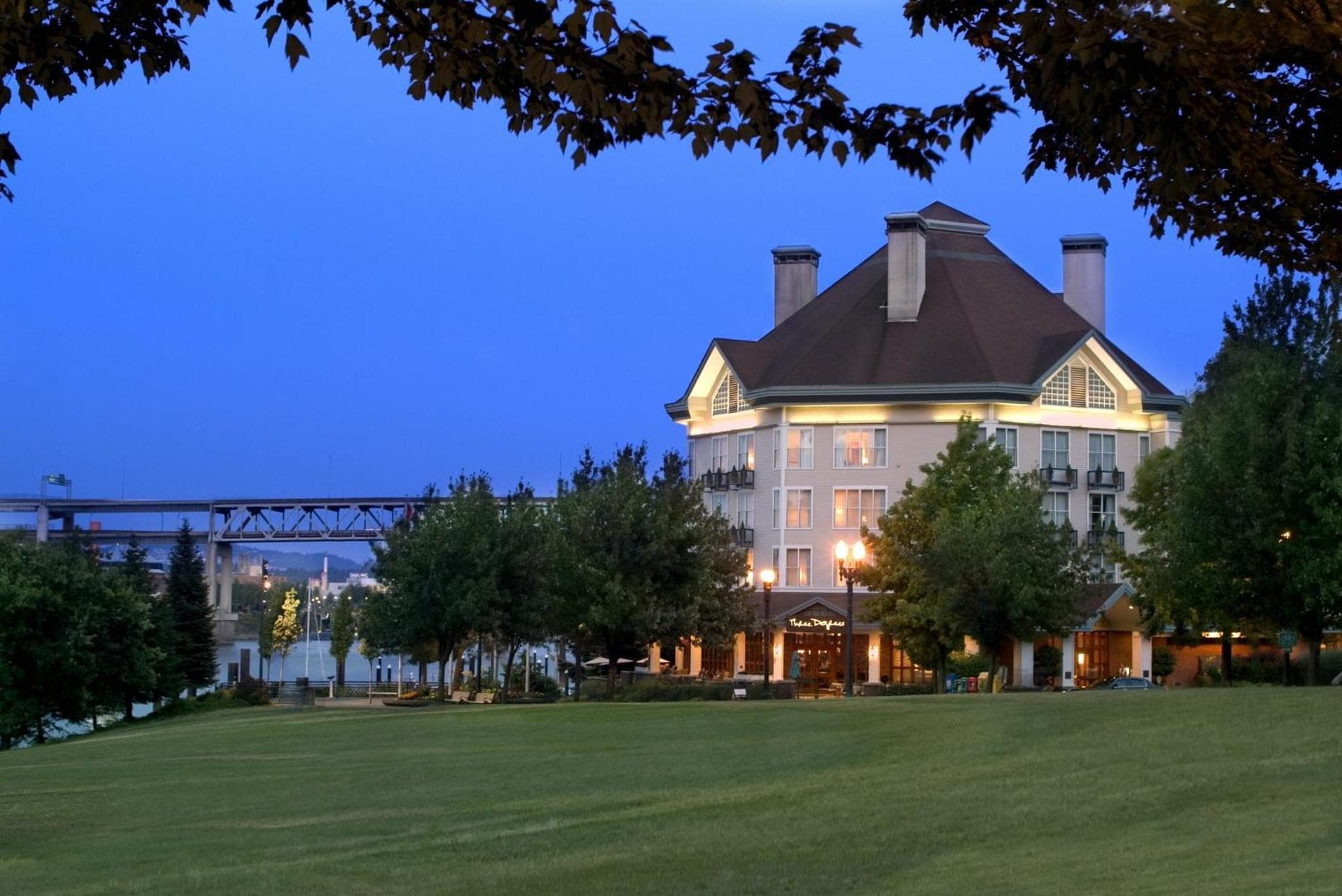 Riverplace Hotel, wedding venue in Portland, United States