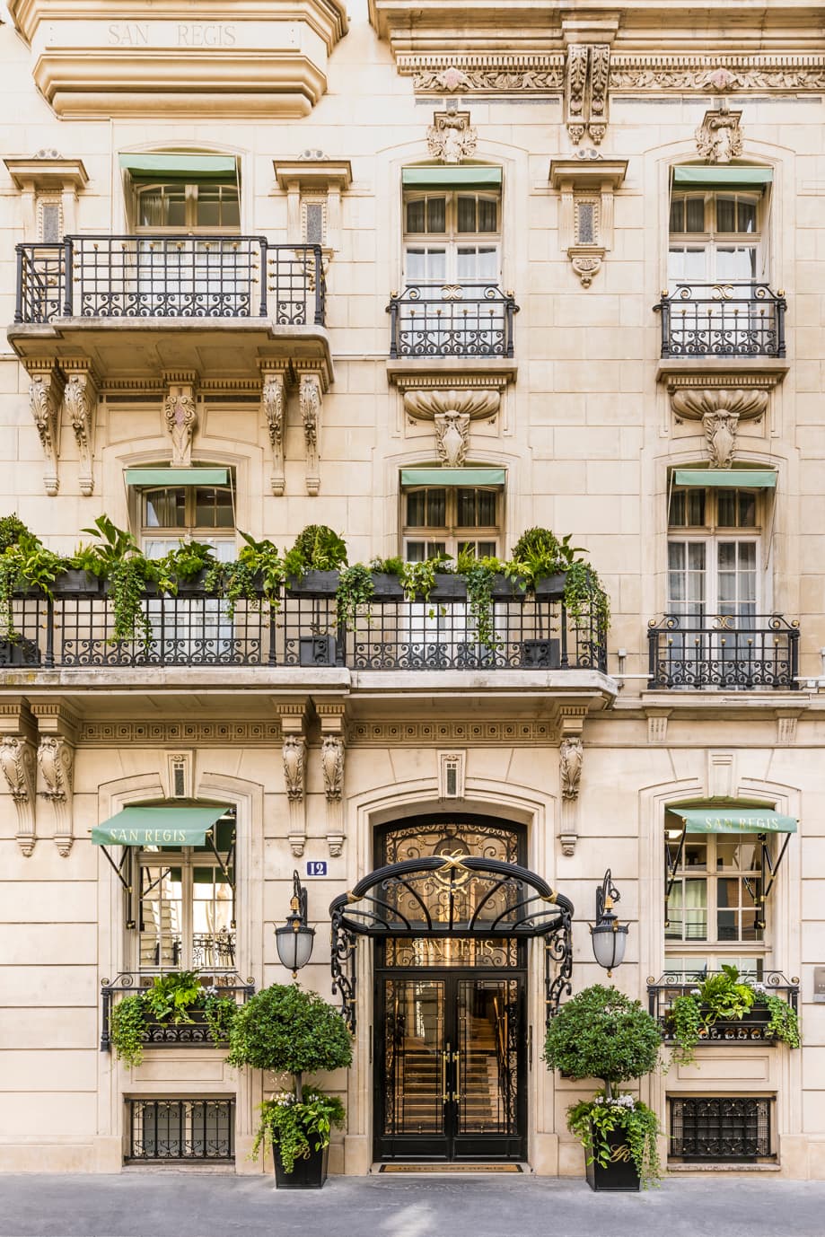 San Régis: destination wedding venue in 75008 Paris, France