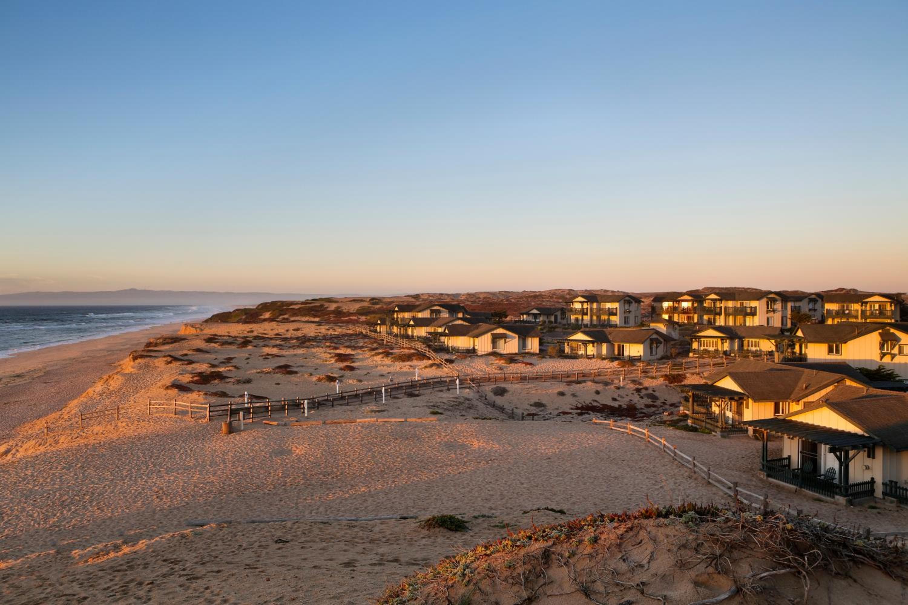 Sanctuary Beach Resort, wedding venue in Marina, United States