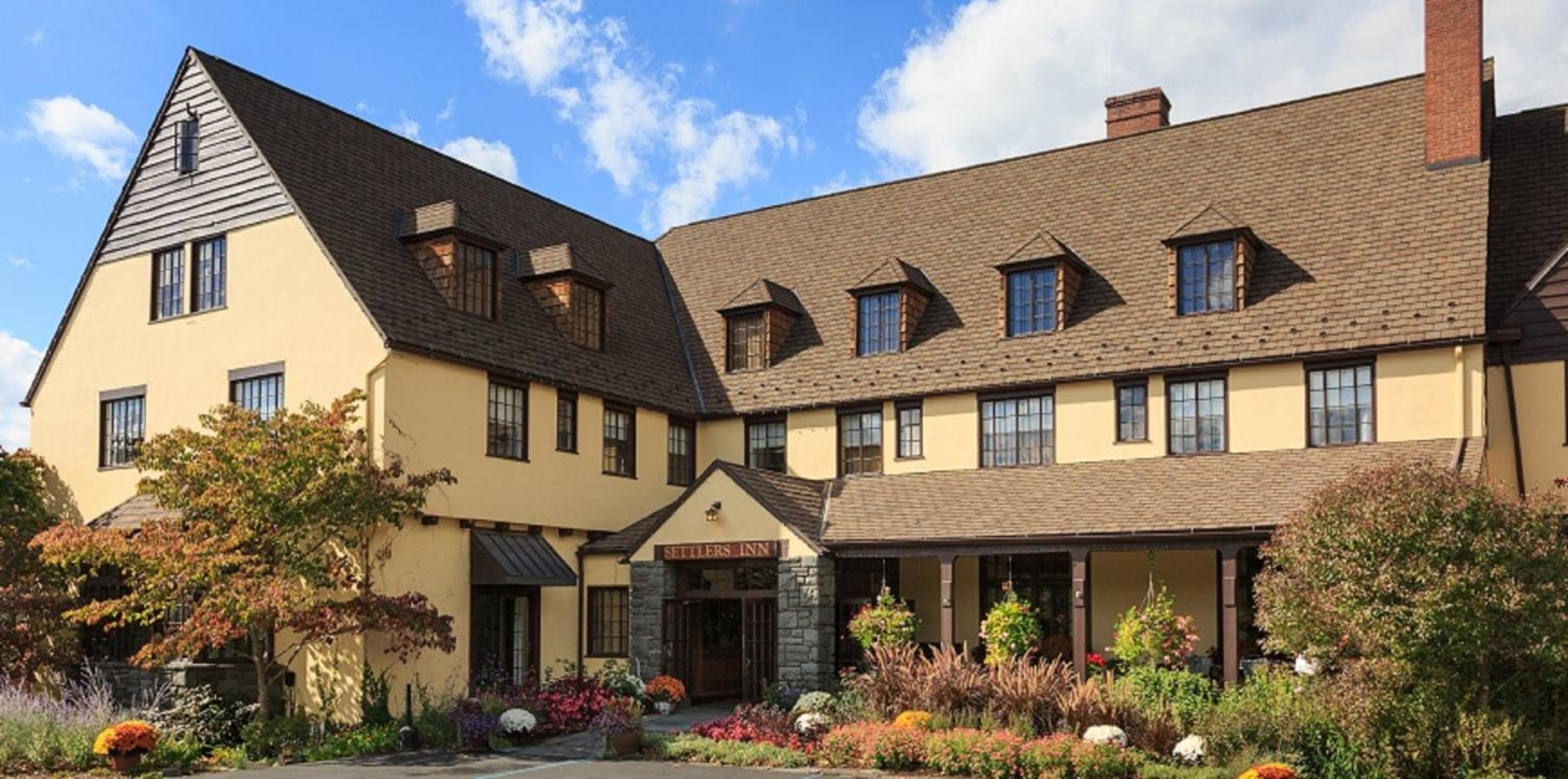 Settlers Inn, wedding venue in Hawley, United States