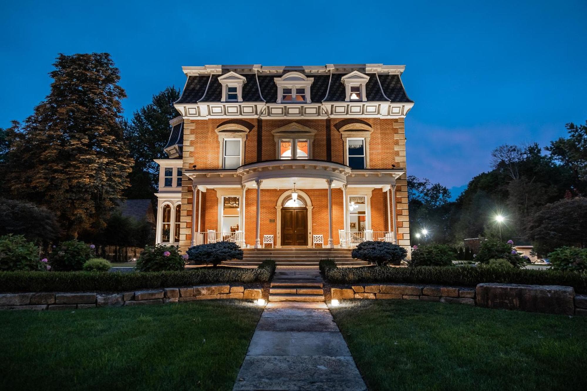 Steele Mansion Inn & Gathering Hub, wedding venue in Painesville, United States