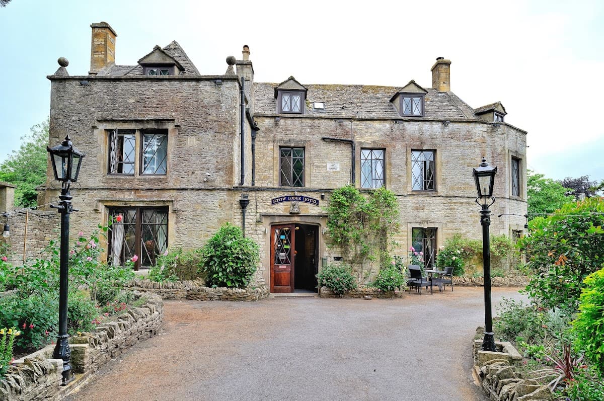 Stow Lodge Hotel: destination wedding venue in Cheltenham GL54 1AB, UK