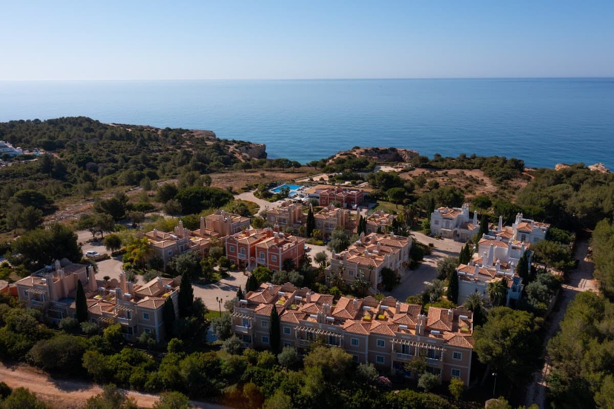 Suites Alba Resort and Spa: destination wedding venue in 8400-403 Lagoa, Portugal