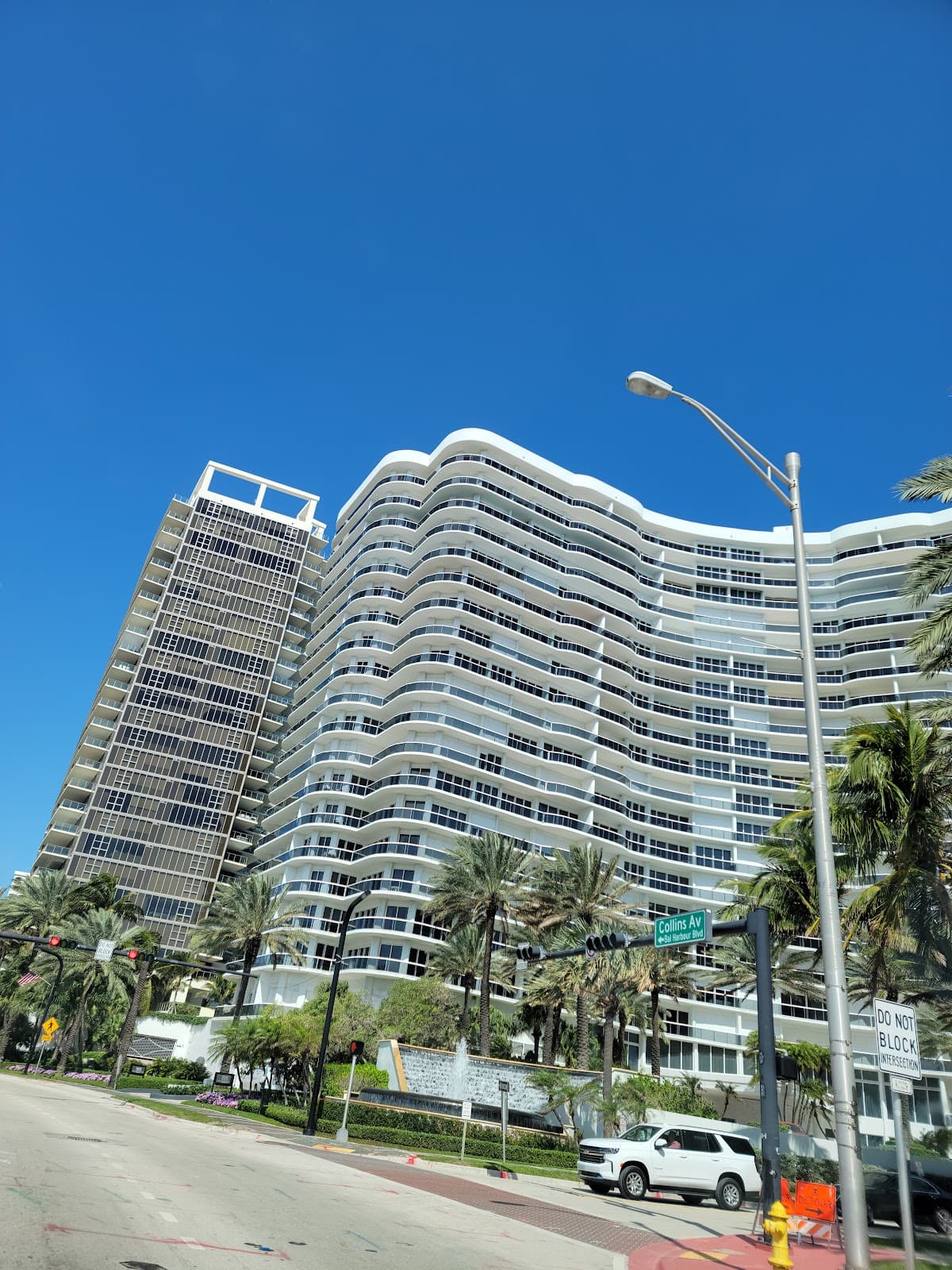 Sun Harbour Boutique Hotel: destination wedding venue in FL 33154, USA