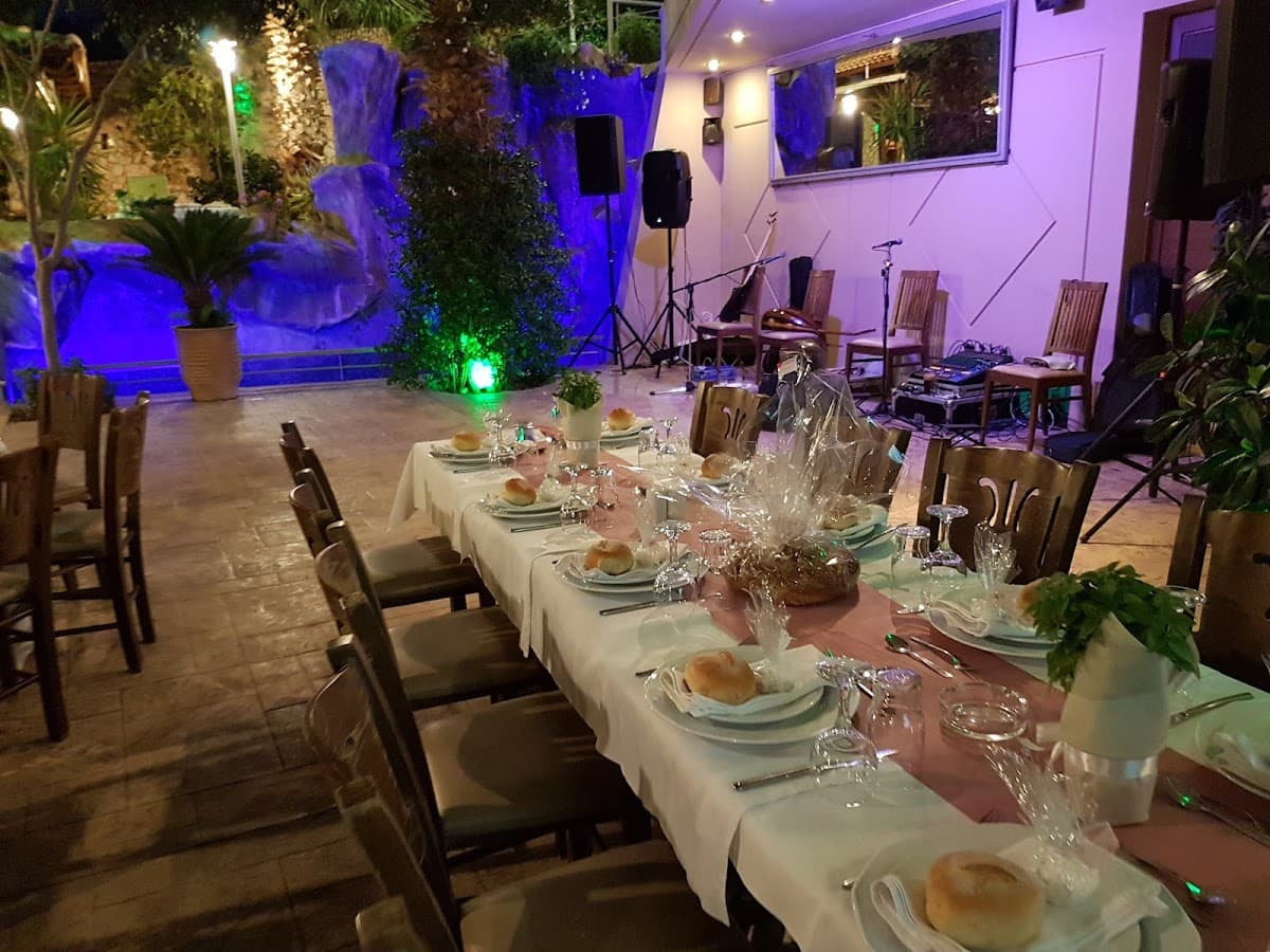 Taverna Aperanto Galazio: destination wedding venue in Rodia 715 00, Greece