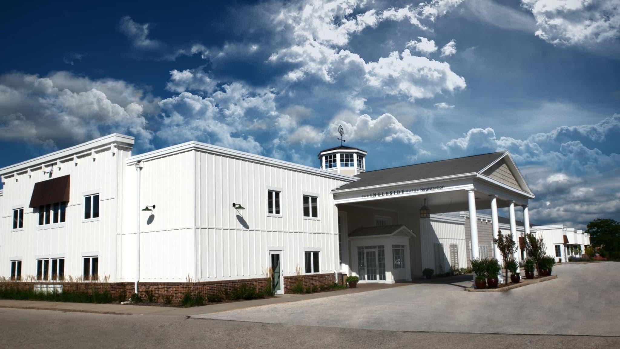 The Ingleside Hotel, wedding venue in Pewaukee, United States