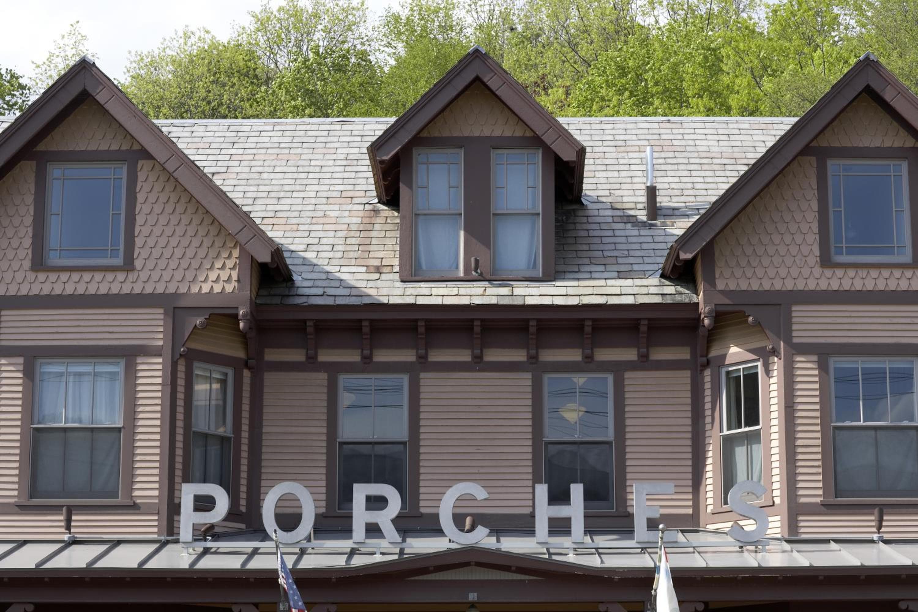The Porches Inn at Mass MoCA, wedding venue in North Adams, United States