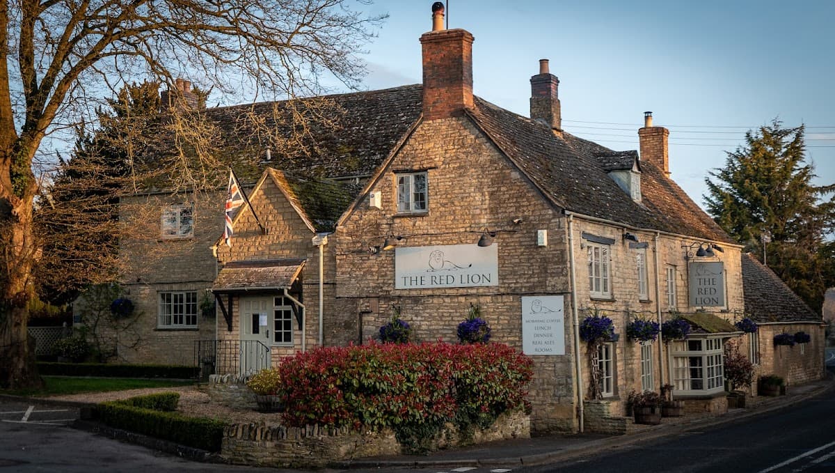 The Red Lion Inn: destination wedding venue in Shipston-on-Stour CV36 5JS, UK