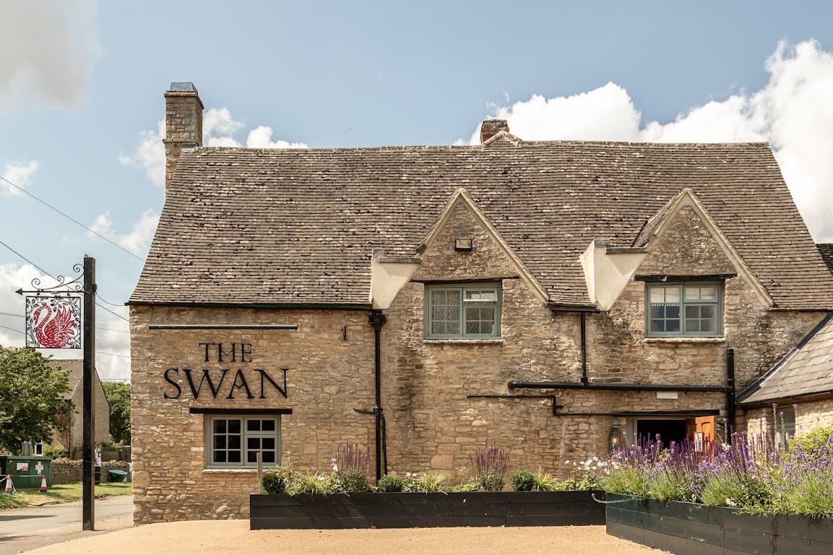 The Swan, Ascott-under-Wychwood Cotswolds: destination wedding venue in Chipping Norton OX7 6AY, UK