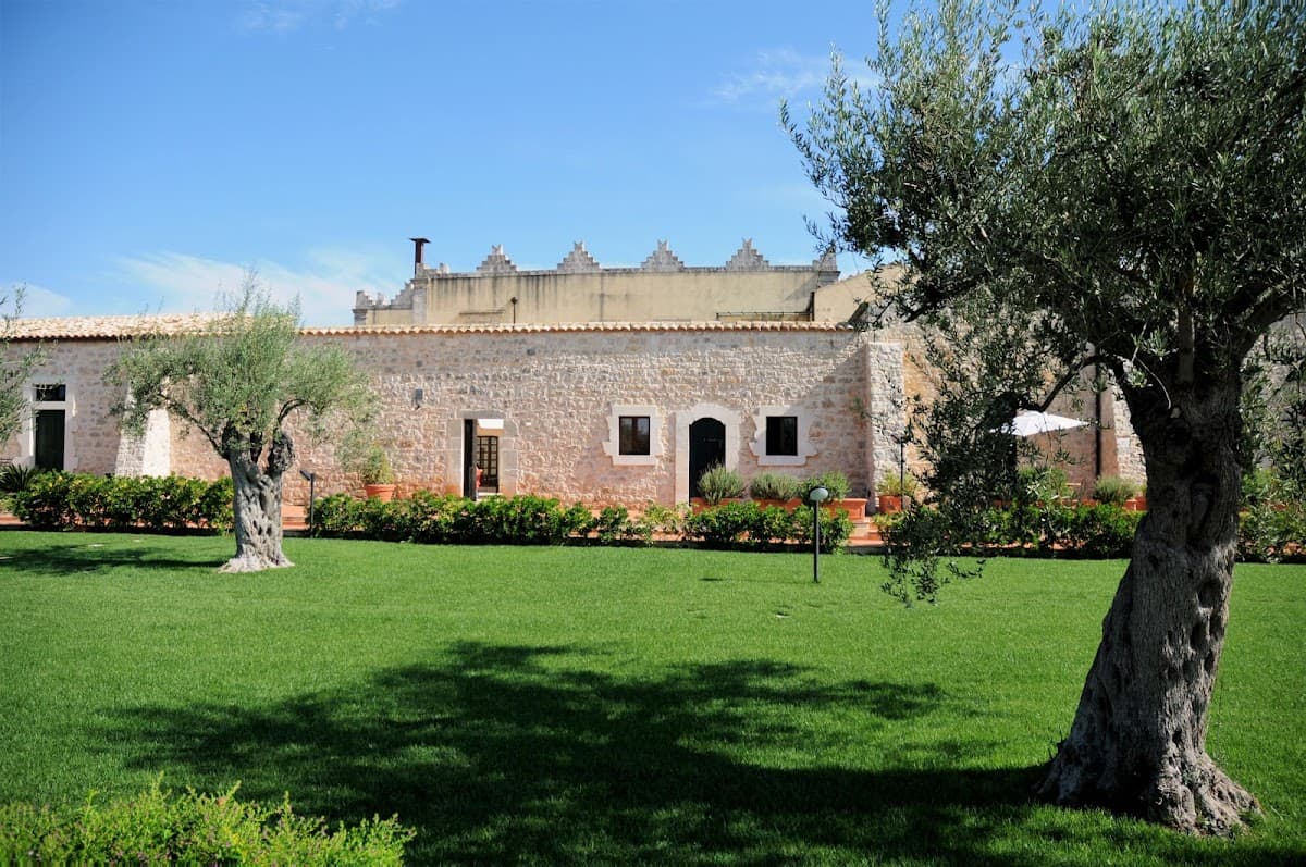 Torre Don Virgilio Country Hotel: destination wedding venue in 97015 Modica RG, Italy