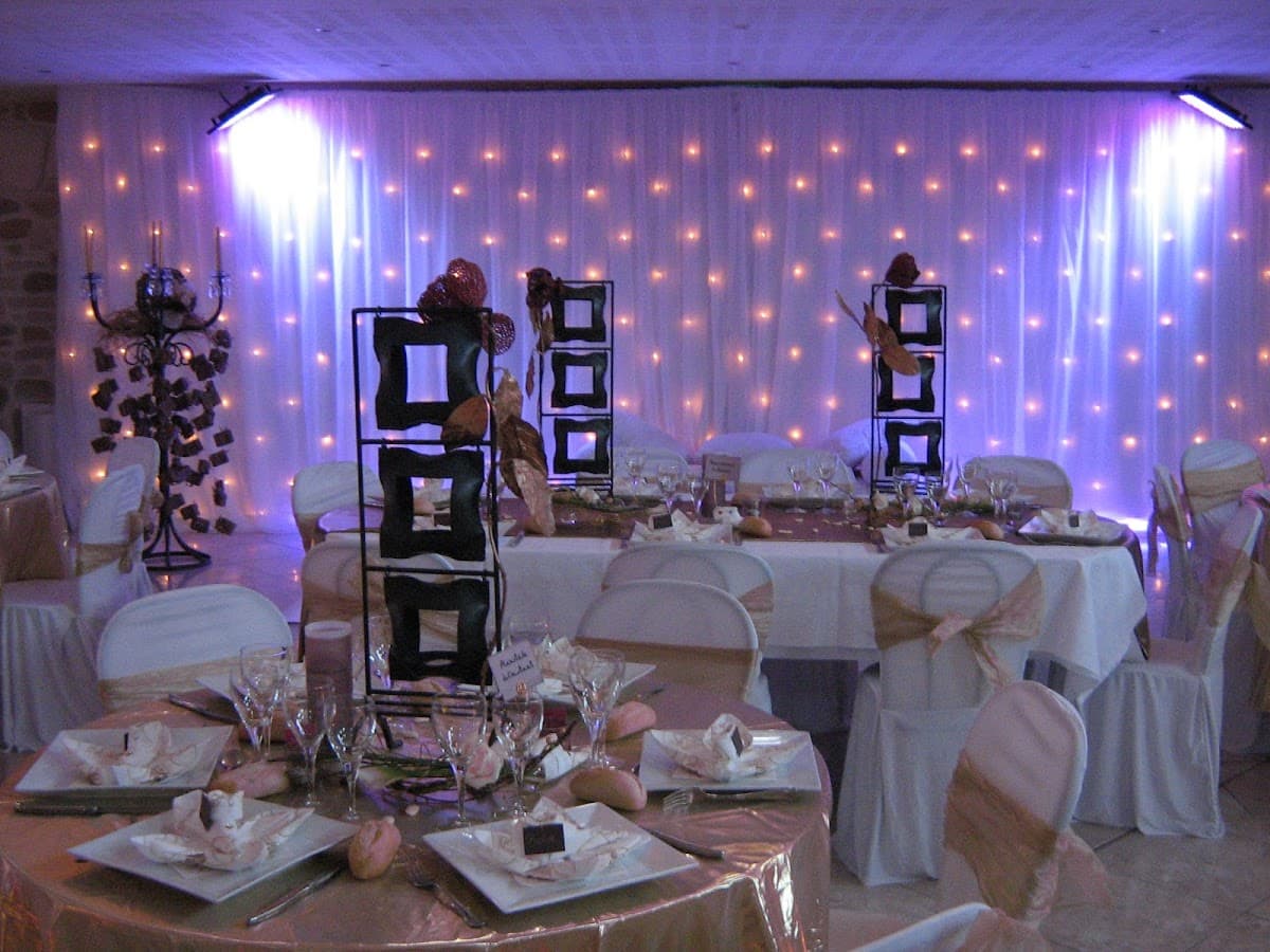Traiteur Gallot - Le Clos des Près Secs: destination wedding venue in 69380 Lozanne, France