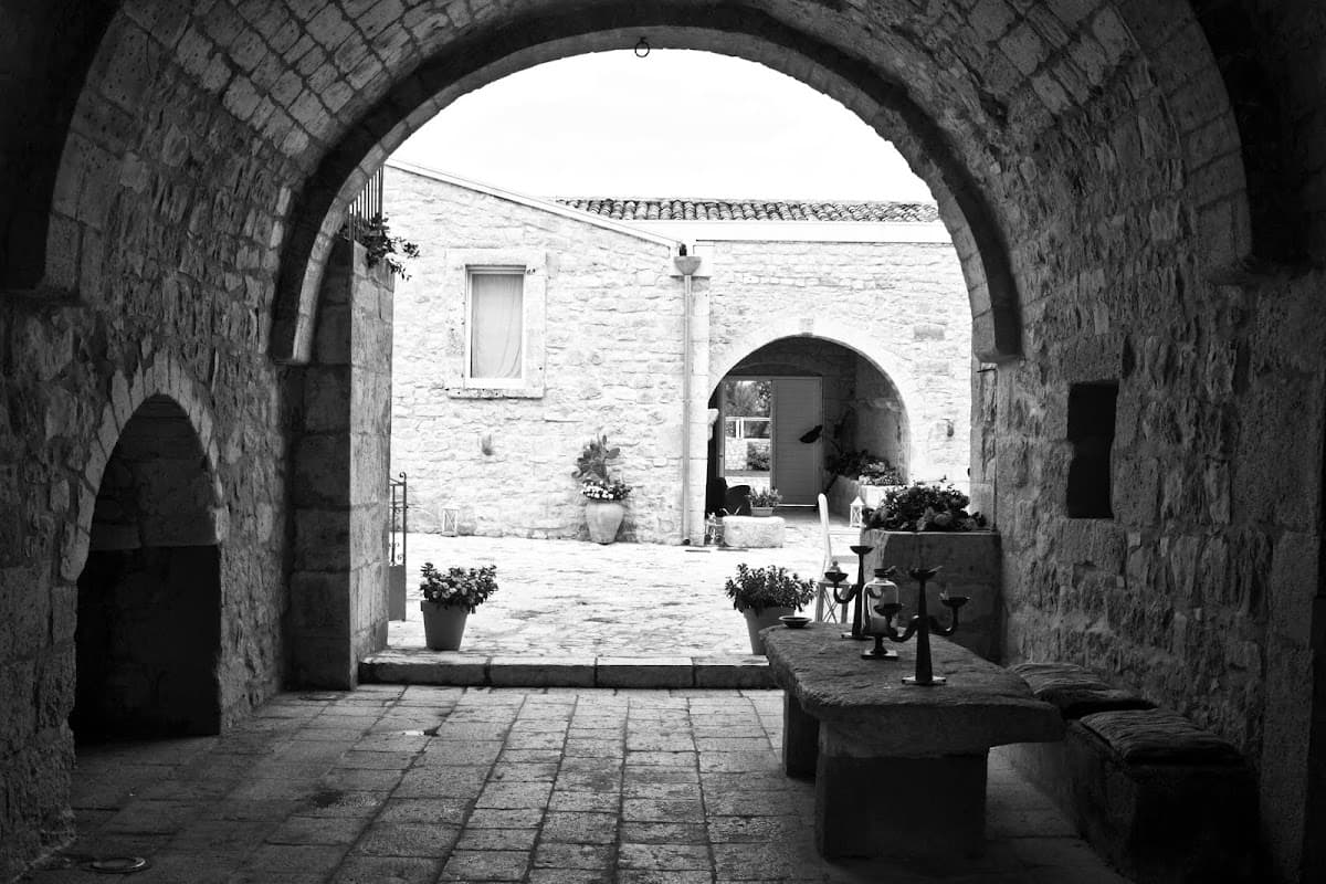 Valata Minusa Country Resort: destination wedding venue in 97015 Modica RG, Italy