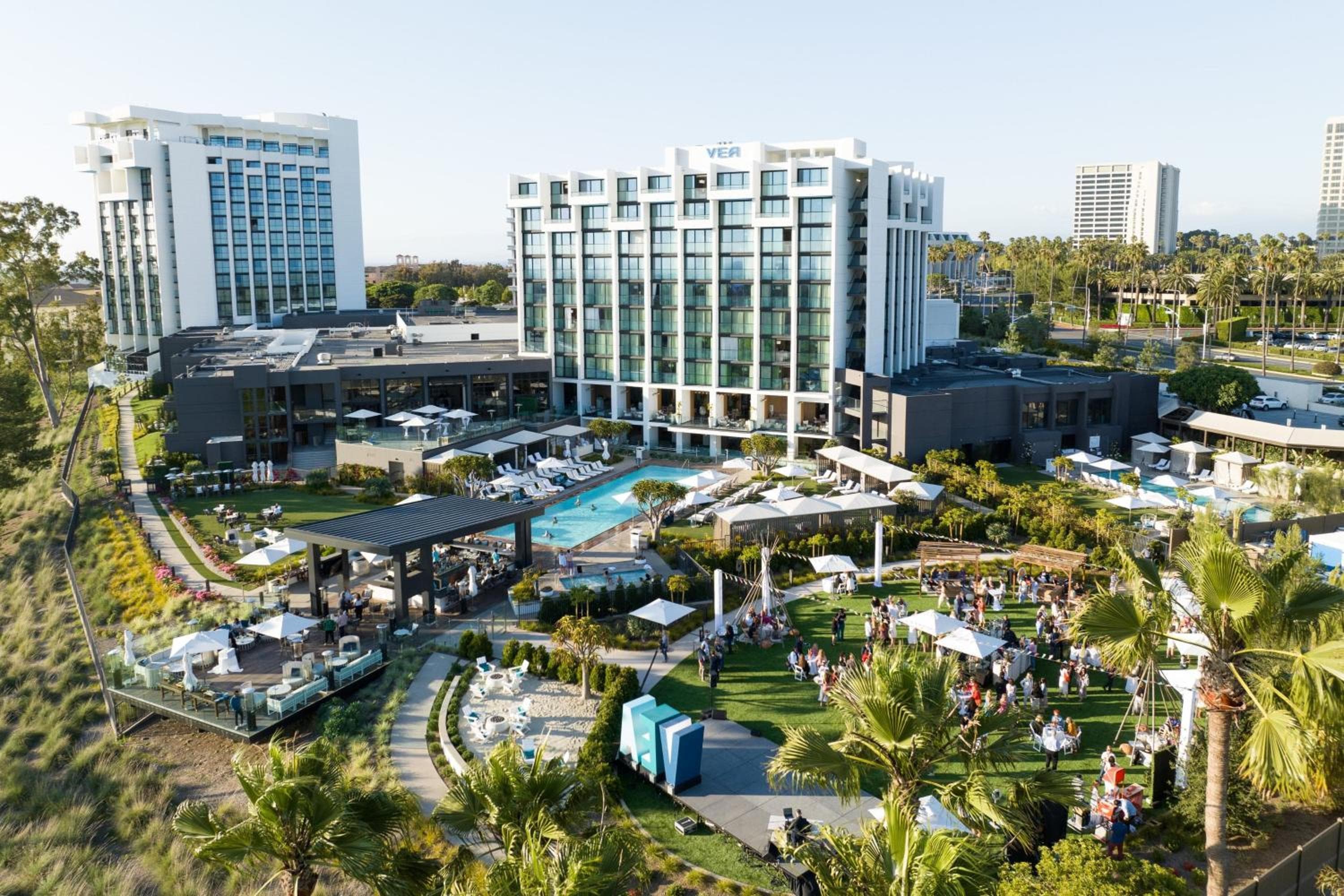 VEA Newport Beach, a Marriott Resort & Spa, wedding venue in Newport Beach, United States