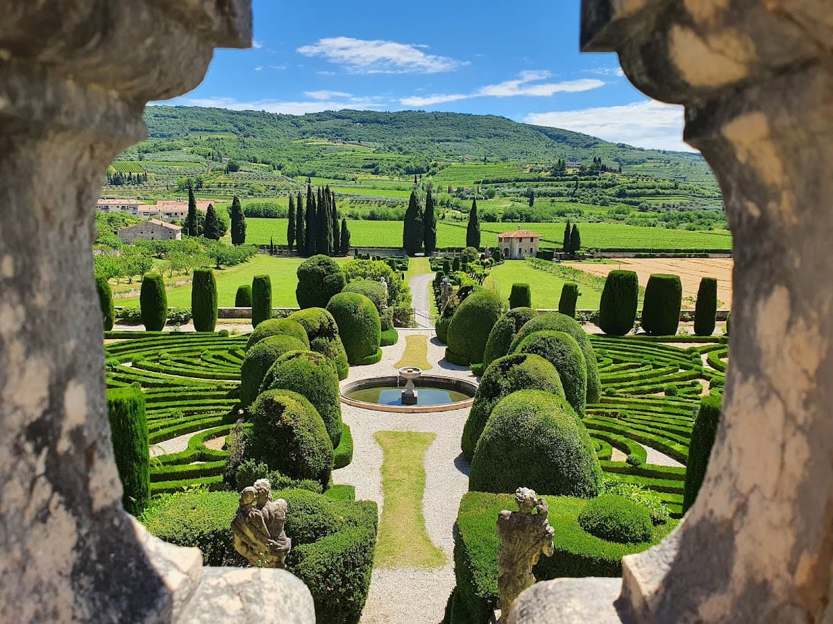 Villa Arvedi: destination wedding venue in 37023 Grezzana VR, Italy