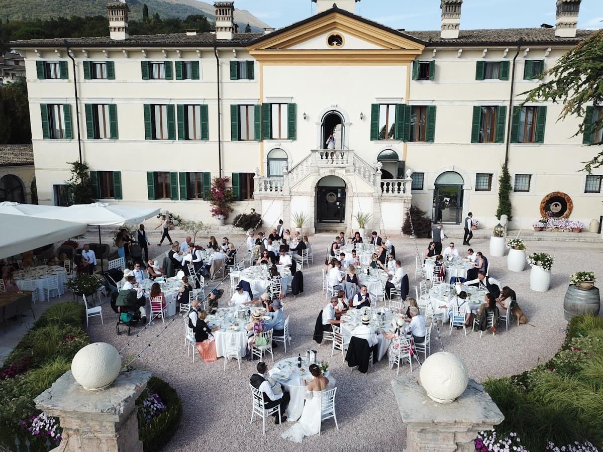 Villa Cariola: destination wedding venue in 37013 Caprino Veronese VR, Italy