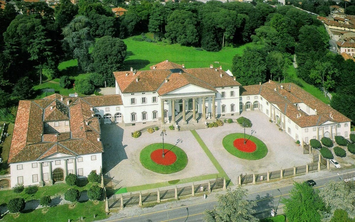 Villa Caroli Zanchi: destination wedding venue in 24040 Stezzano BG, Italy