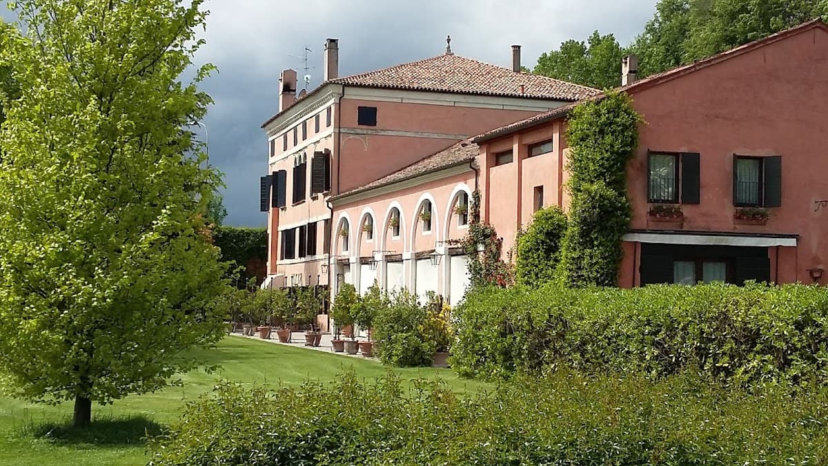 Villa Correr Agazzi con Barchessa: destination wedding venue in 30029 Biverone VE, Italy