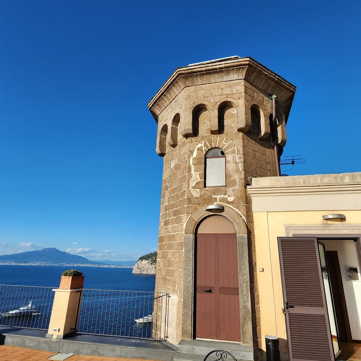 Villa Crawford: destination wedding venue in 80065 Sant'Agnello NA, Italy