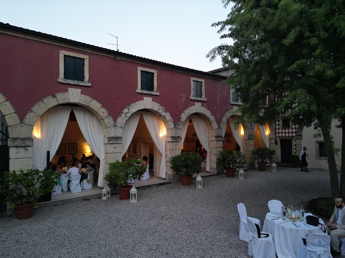 Villa Polfranceschi: destination wedding venue in 37142 Poiano VR, Italy