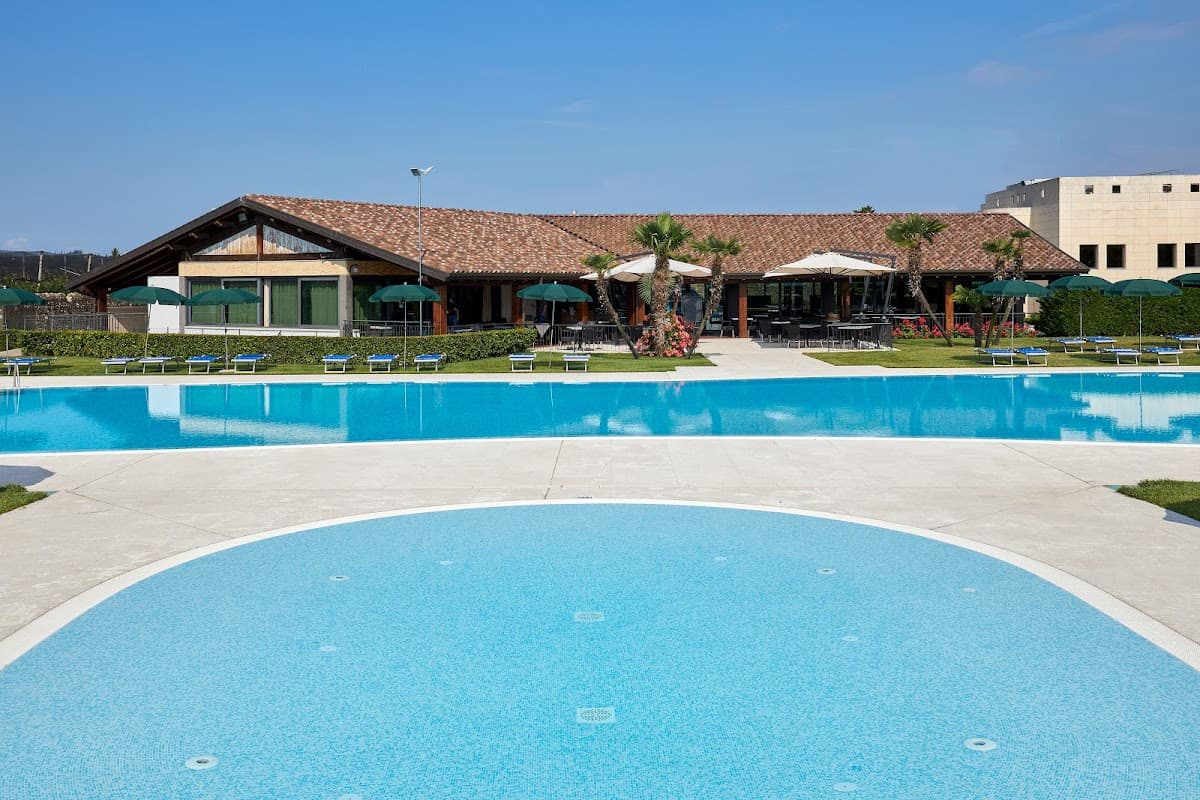 Villa Quaranta: destination wedding venue in 37026 Ospedaletto VR, Italy