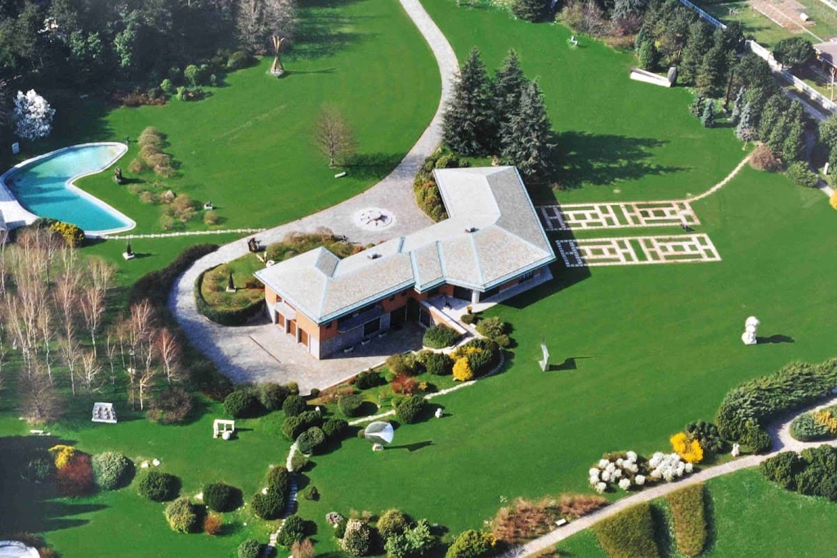 Villa Walter Fontana: destination wedding venue in 20836 Capriano MB, Italy