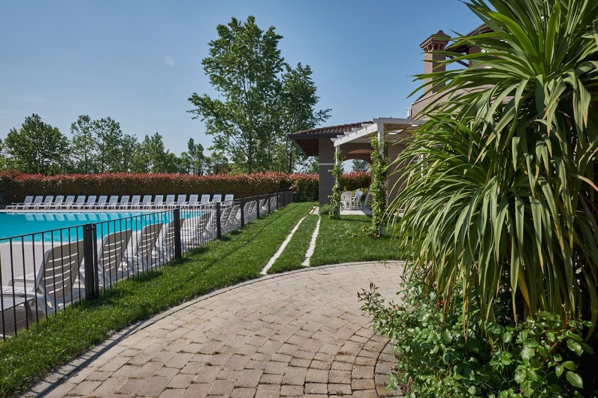 Villaggio Turistico Lugana Marina: destination wedding venue in 25019 Sirmione BS, Italy