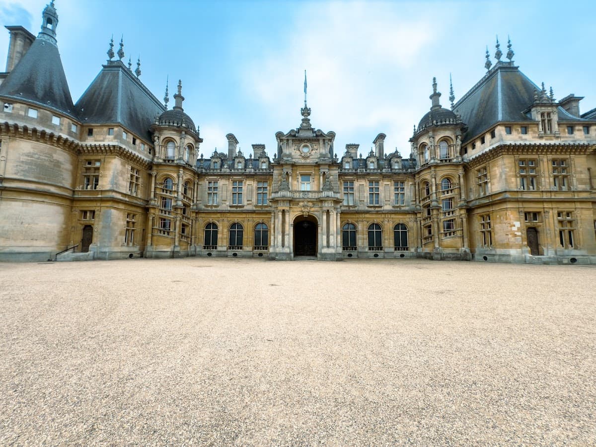 Waddesdon Manor: destination wedding venue in Aylesbury HP18 0JH, UK