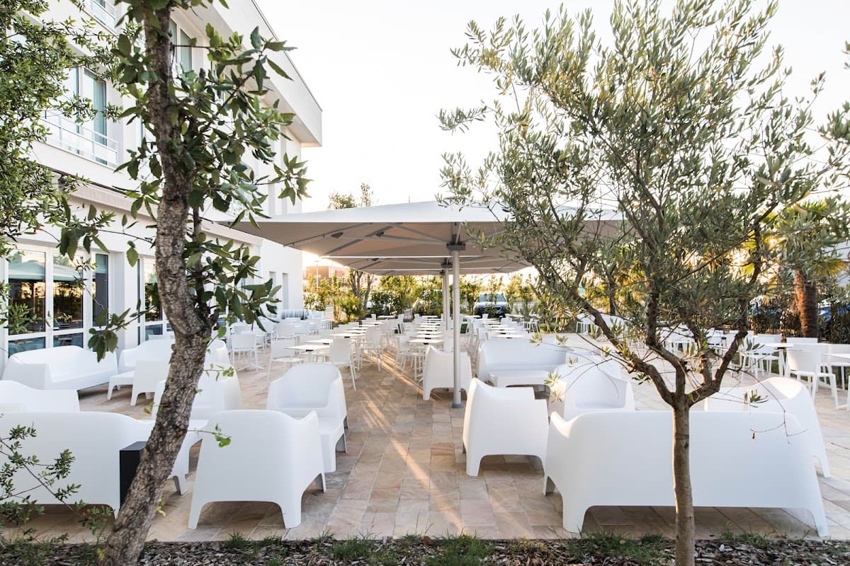 WESTOTEL TOURS VAL DE LOIRE: destination wedding venue in 37700 La Ville-aux-Dames, France